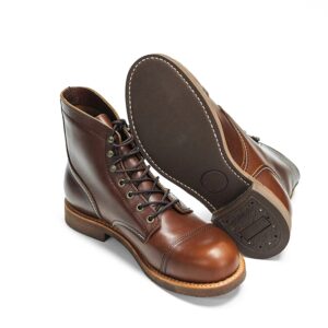 Goodyear-Botas de cuero genuino estilo Vintage para hombre, zapatos de cuero de vaca, corte medio, color rojo, estilo Punk, resistente, 8111