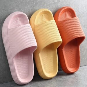 Zapatillas de baño de plataforma gruesa para mujer, chanclas antideslizantes de suela suave de EVA para interiores, 2023