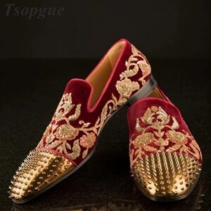 Zapatos de tacón con remaches bordados para hombre y Mujer, calzado informal de ante, sin cordones, para pasarela, fiesta, a la moda, color rojo y dorado, 2023