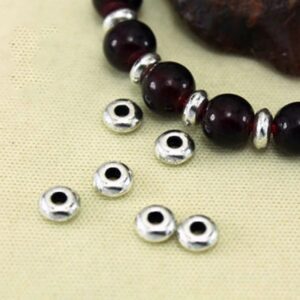 Lote de 100 cuentas de Metal redondas y planas chapadas en plata, accesorios espaciadores de abalorios de decoración de 5mm, fabricación de joyas DIY, pulseras