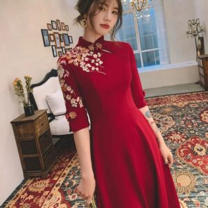 Vestido de boda estilo Cheongsam para mujer, ropa china con bordado Floral y cuello mandarín, estilo Vintage, con botones y Media manga, 1 unids/lote