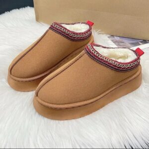 Zapatillas de lana con plataforma para mujer, botas bajas de nieve, zapatos antideslizantes para exteriores, novedad de 2024