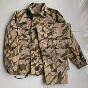 Uniforme de camuflaje de invierno, geometría del desierto, nuevo